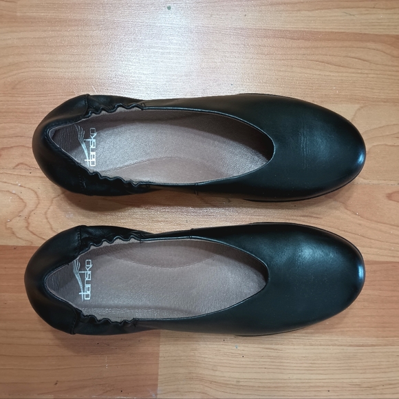 Dansko Black Flats 8.5 ...39 - Picture 8 of 8